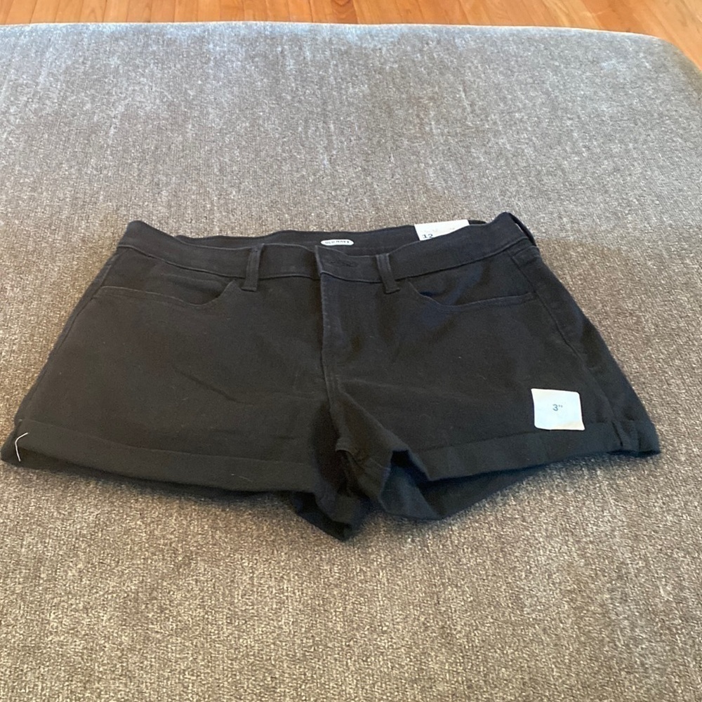 Old Navy NWT womens jean shorts; size 12
